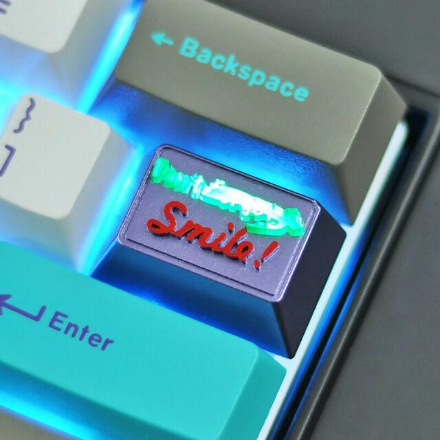 HolyOops Keycap - Smile - أكسسوار لوحة مفاتيح